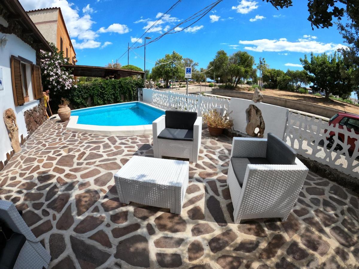 Villa Sari Affitta Camere La Caletta Buitenkant foto